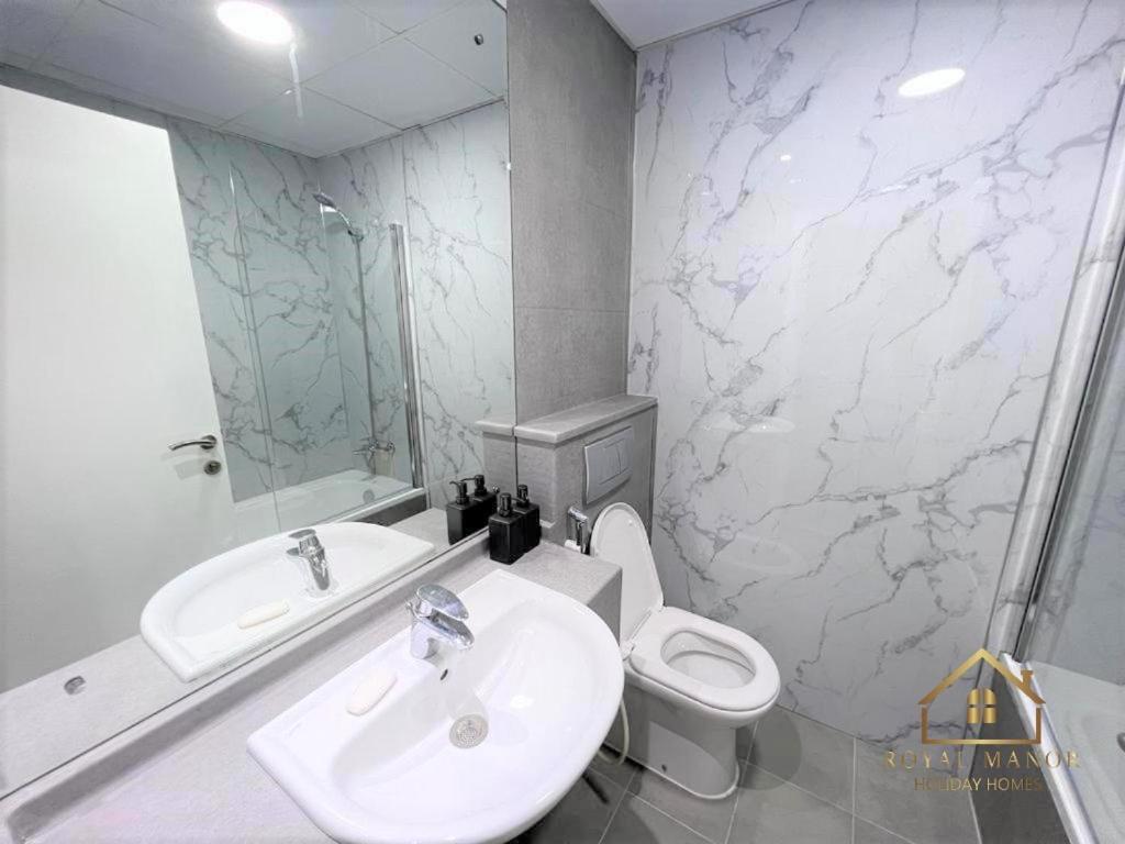 Royal Manor- Marina Diamond 1 Apartment Dubai